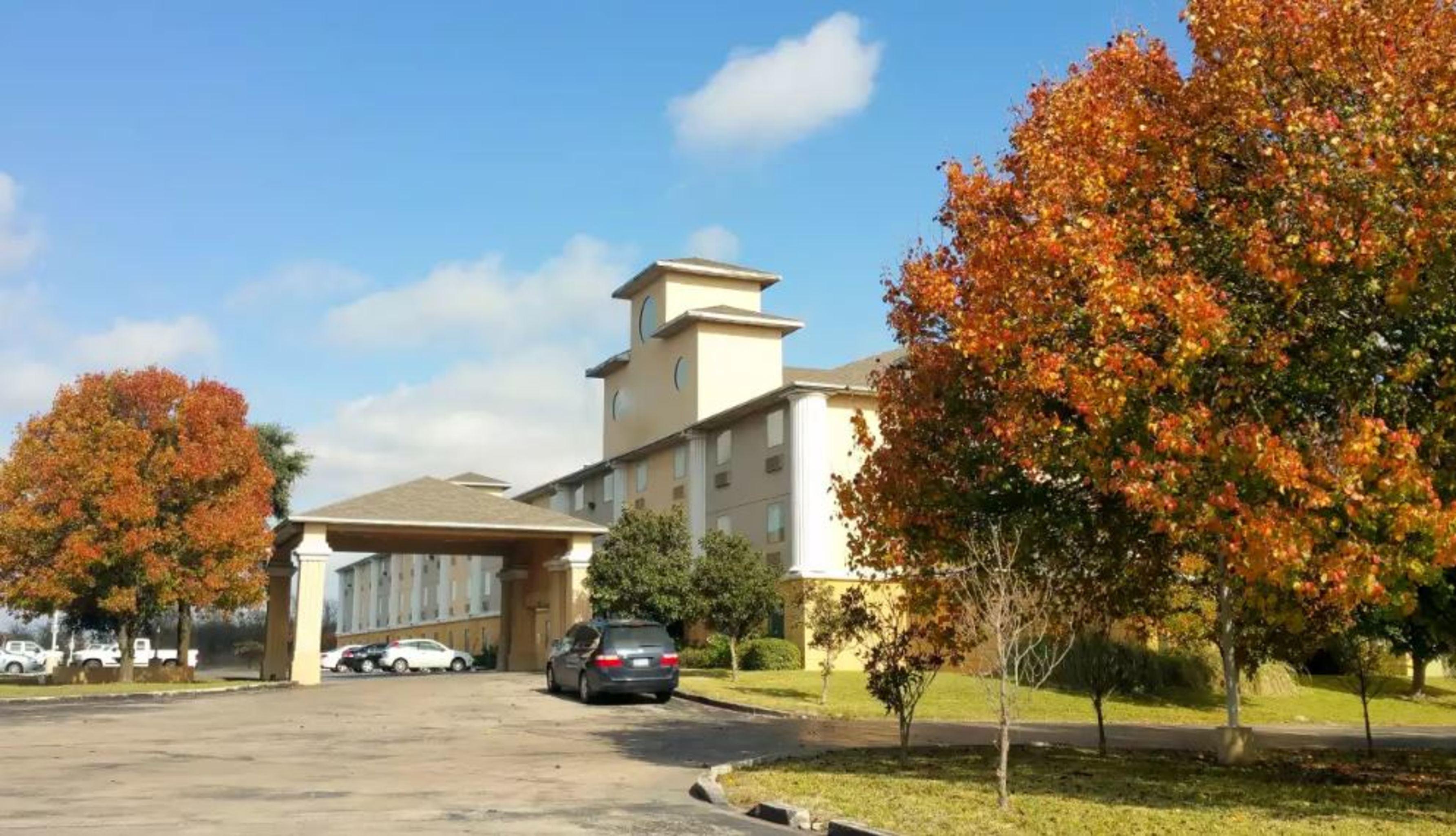 Super 8 By Wyndham Temple I-35 Hotel Exterior photo